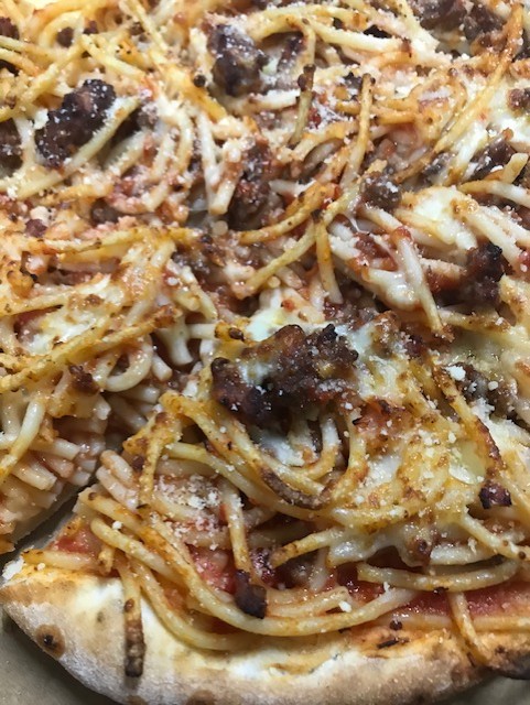 Spaghetti Bol pizza